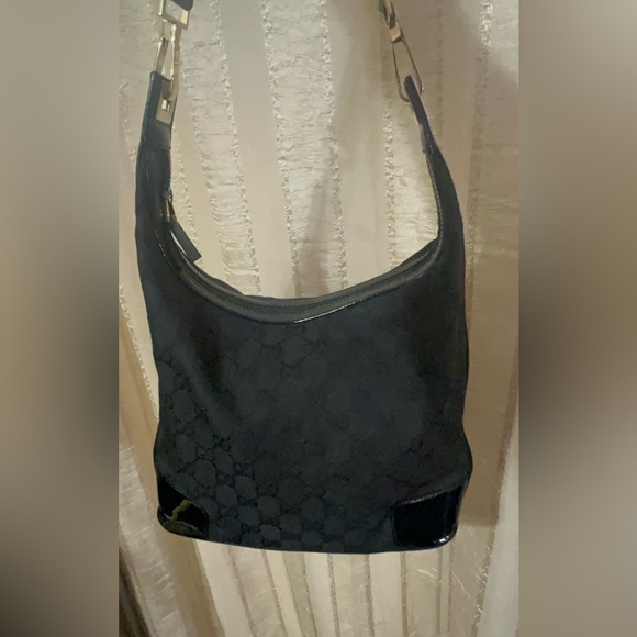 Gucci purse - Picture 1 of 16